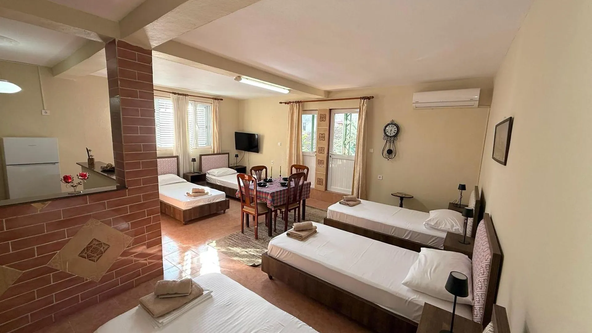 Shkodra Guest House & Trips  Shkodër