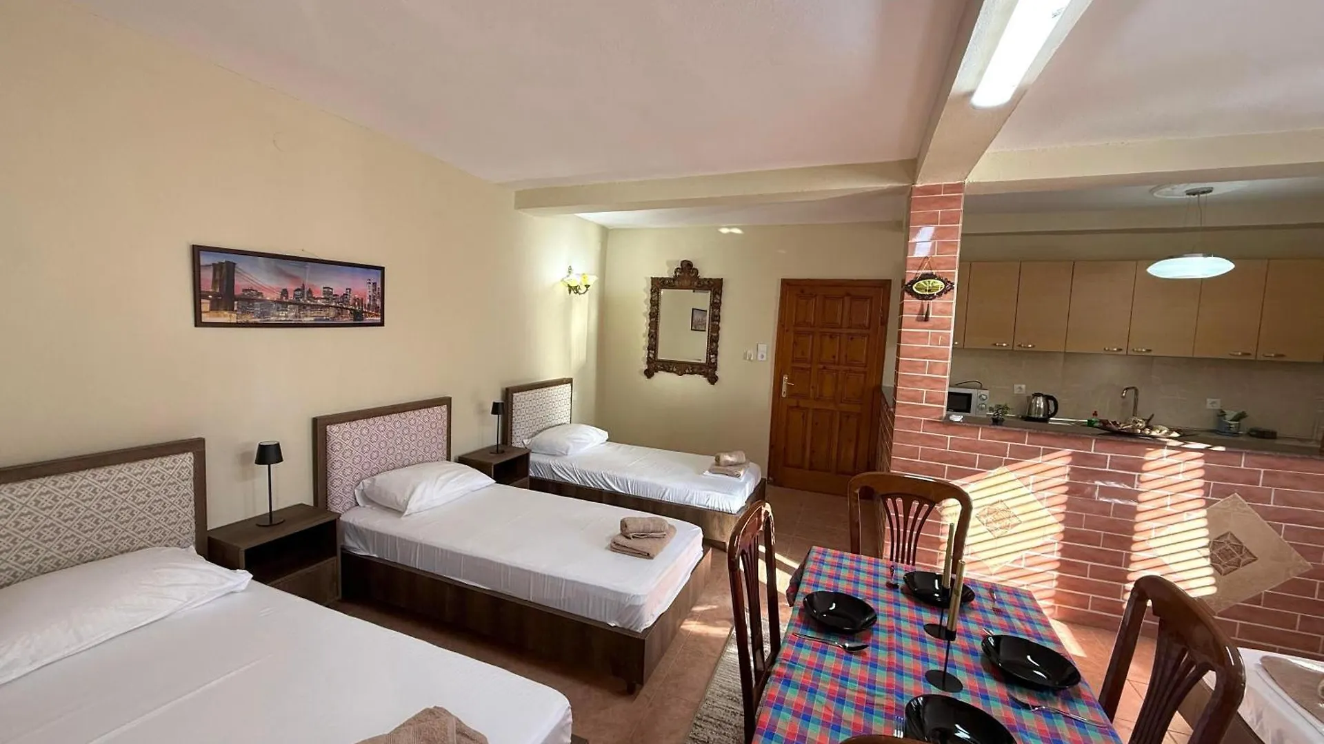 Shkodra Guest House & Trips